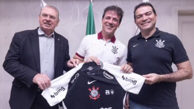 Fernando Diniz assume o Corinthians com contrato até 2026 e estreia imediata na Libertadores