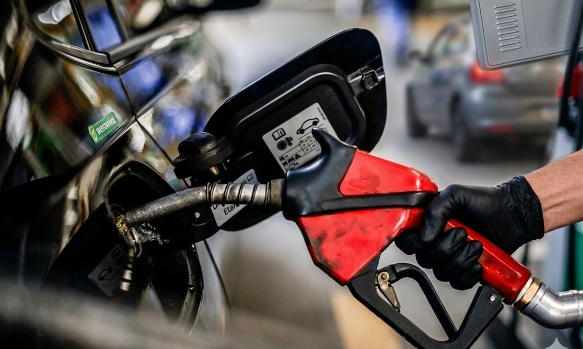 Governo lana pacote emergencial de R 31 bilhes para enfrentar alta dos combustveis