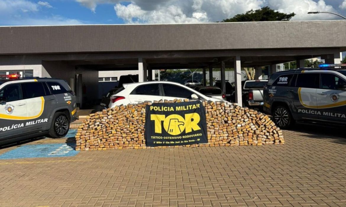 PM Rodoviária apreende 673 quilos de maconha na SP-310, no interior de São Paulo
