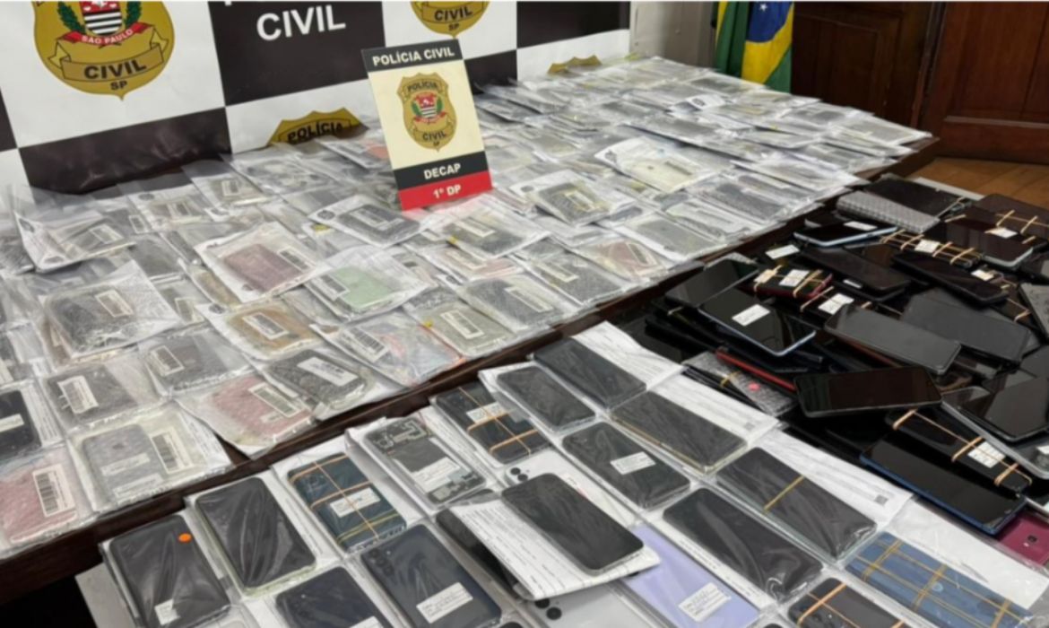 Polícia devolve 383 celulares roubados e furtados em São Paulo