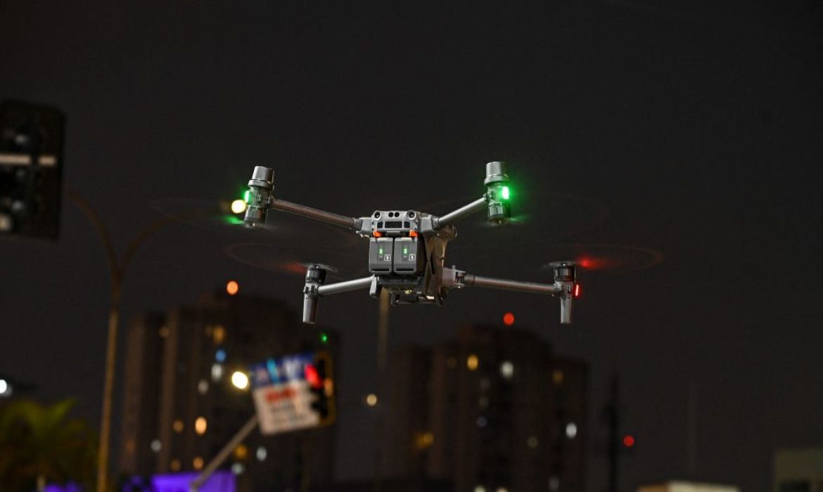 Polcia faz operao contra roubos em So Paulo hoje com drones e helicpteros