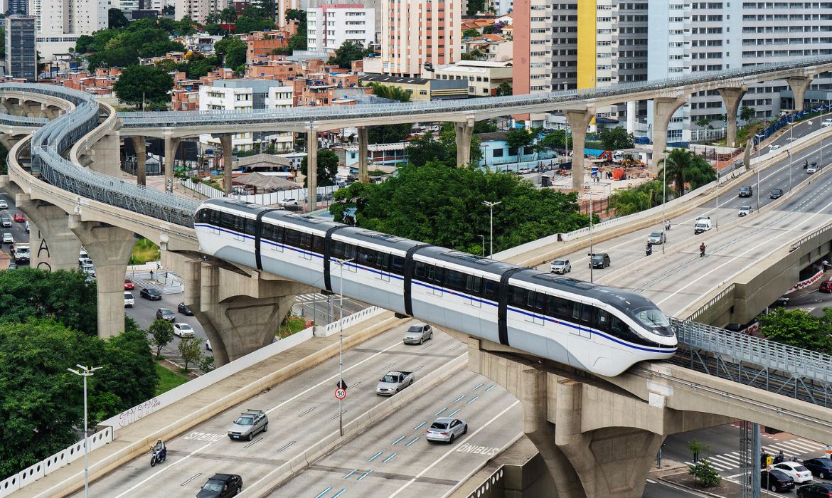 Linha 17-Ouro do Metrô completa um mês com mais de 107 mil passageiros