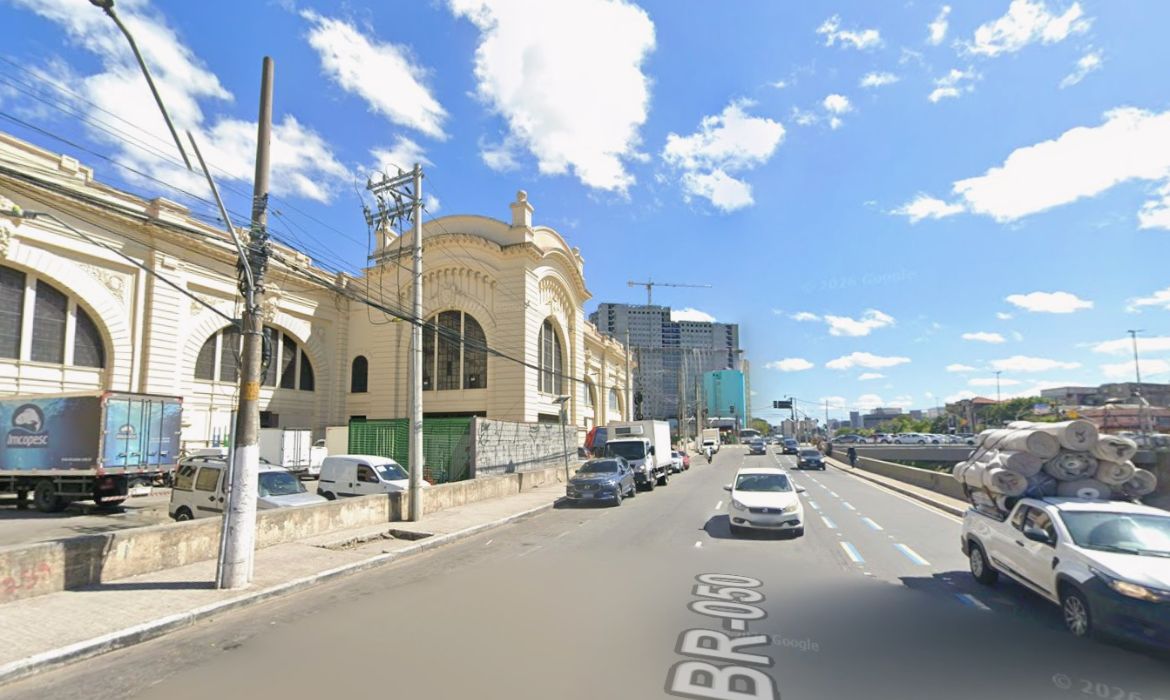 Prefeitura de São Paulo inicia corredor verde com plantio de centenas de árvores no centro da capital