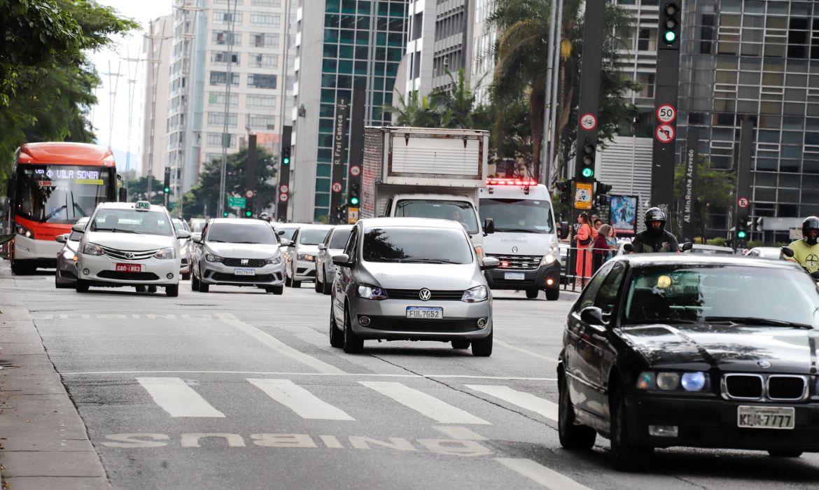 Quinta-feira ter manh fria nevoeiro e chance de chuva isolada em So Paulo