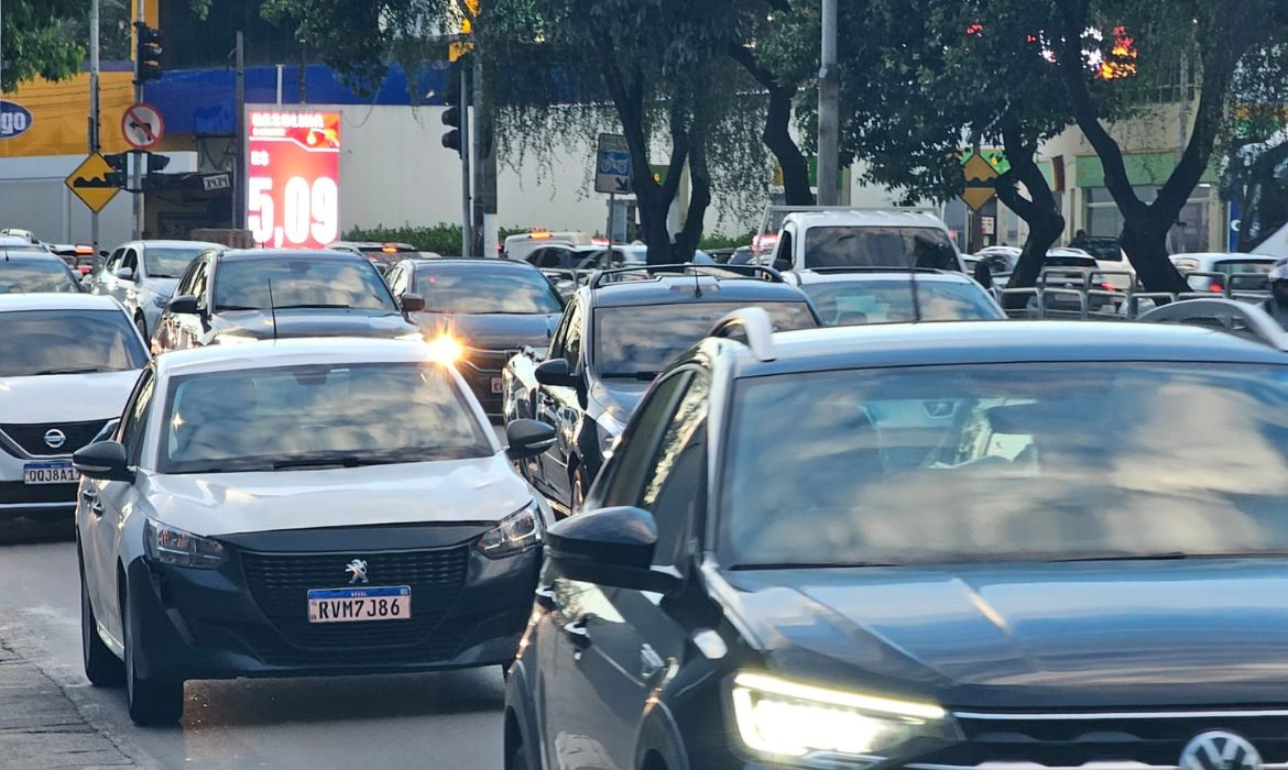 Rodízio de veículos vale para placas 9 e 0 nesta sexta-feira (8) em São Paulo
