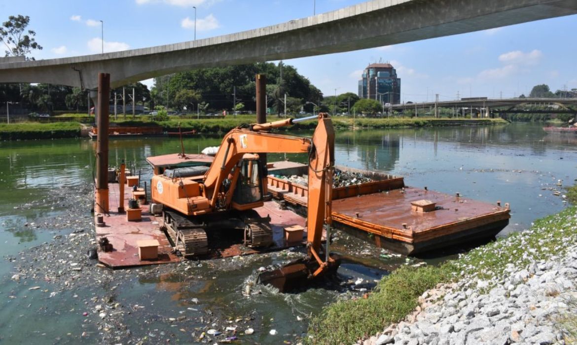 Sabesp amplia tratamento de esgoto e reduz poluição no Rio Tietê em São Paulo