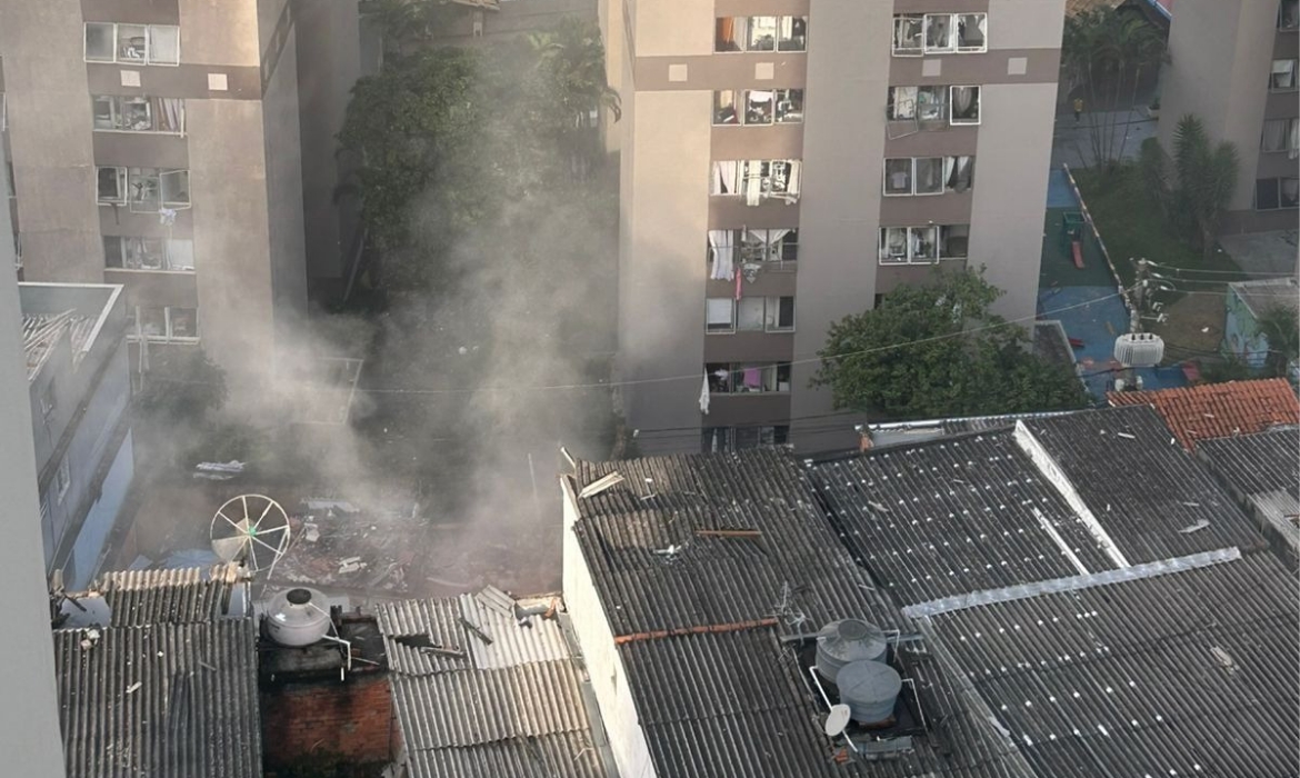 Forte exploso destri imveis e mobiliza bombeiros no Jaguar zona oeste de SP