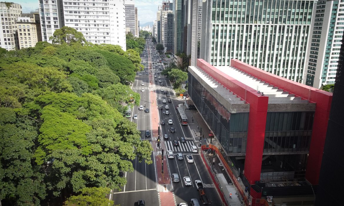 Tempo em São Paulo no feriado de 1º de maio: sol predomina e calor aumenta à tarde