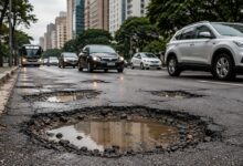 Buracos nas ruas de São Paulo: quanto a Prefeitura gasta e por que o problema continua?