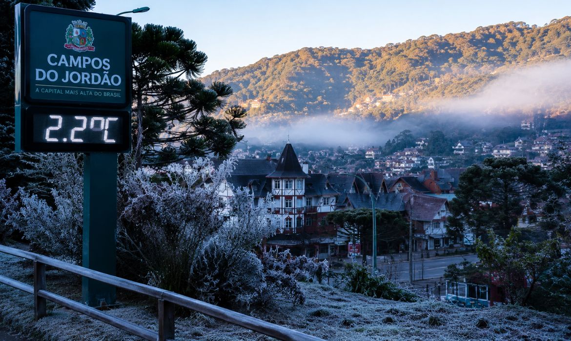 Frio intenso faz cidades de So Paulo registrarem temperaturas abaixo de 5C