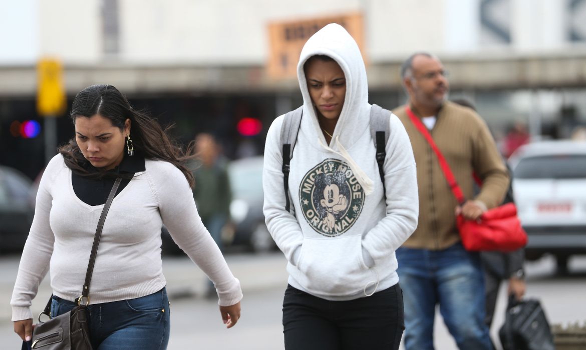 Inverno começa neste domingo (21) com frio, chuva e céu encoberto em São Paulo
