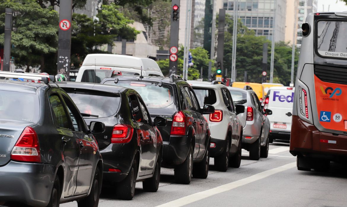 Mais de 7 milhões de veículos já tiveram o licenciamento antecipado em São Paulo