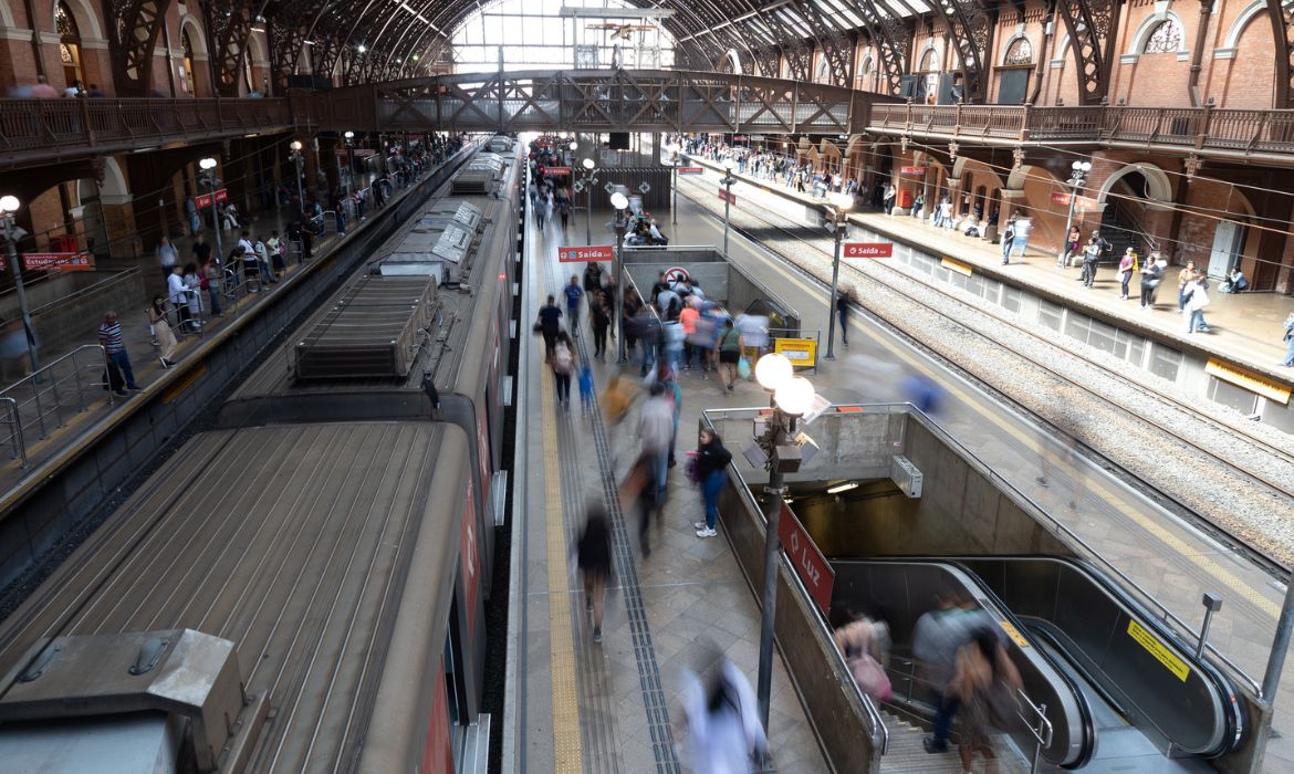 Metrô e CPTM terão operação especial para jogo do Brasil nesta quarta-feira
