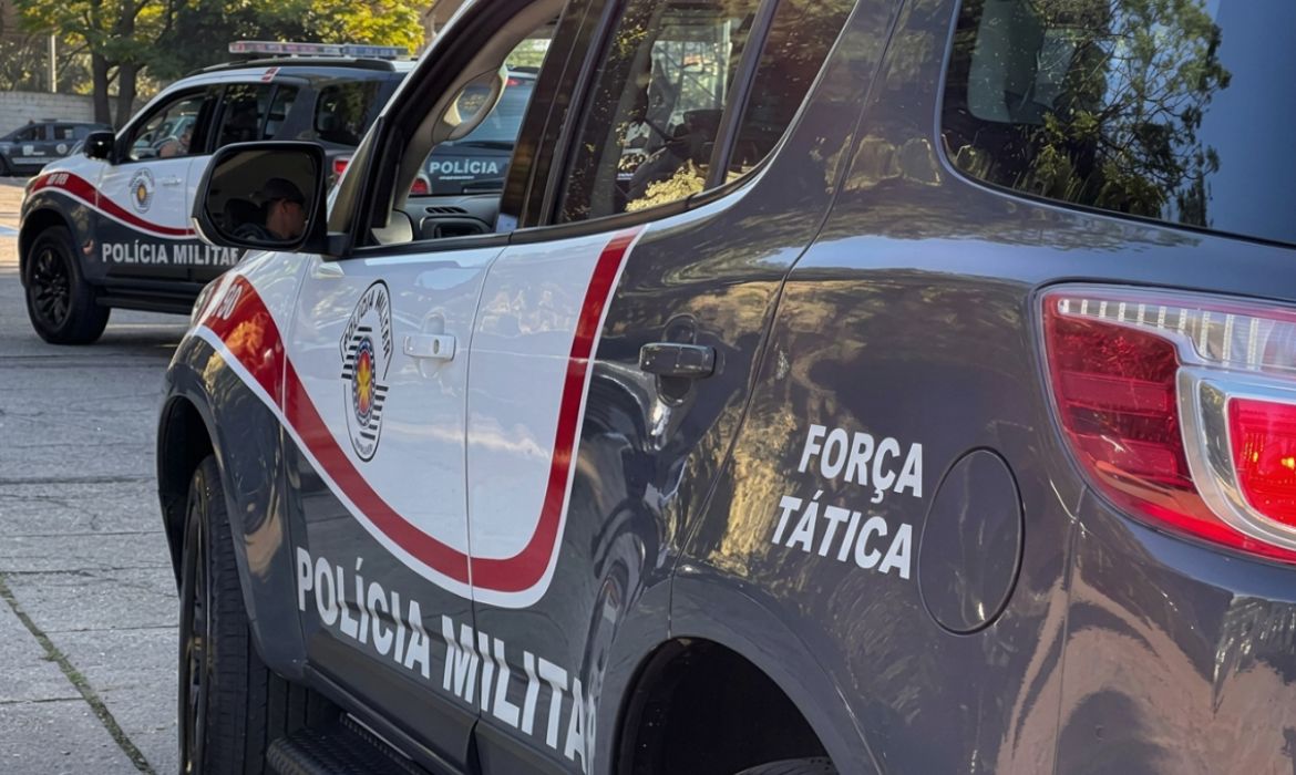 Polícia prende dupla suspeita de cometer roubos a pedestres em Guarulhos
