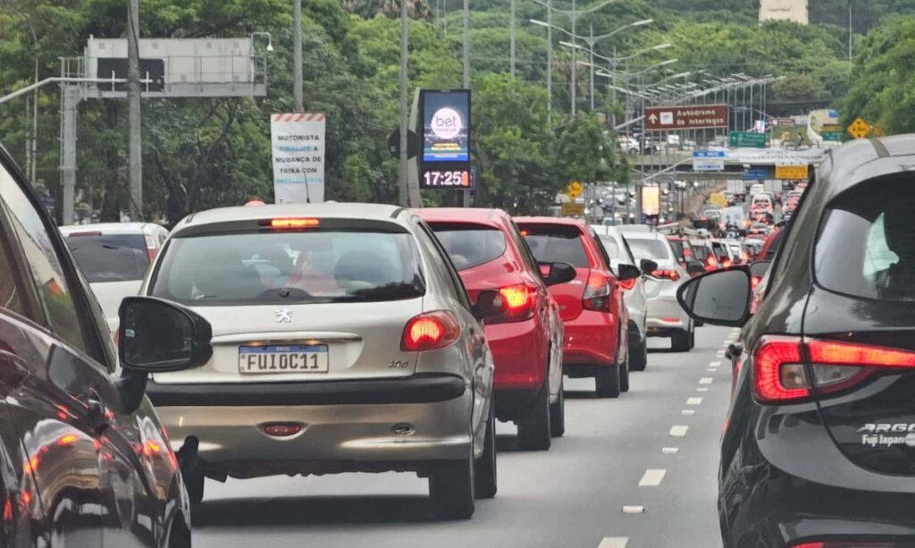 Rodízio em São Paulo: placas 9 e 0 não circulam nesta sexta-feira (26)