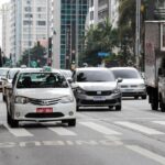 Multa por não transferir veículo lidera ranking de infrações em São Paulo; veja como evitar