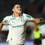 Palmeiras goleia o Vitória fora de casa e amplia vantagem na liderança do Brasileirão