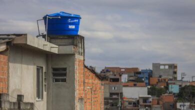 Sabesp vai instalar caixas d'água gratuitas para famílias de baixa renda em São Paulo; veja quem pode solicitar