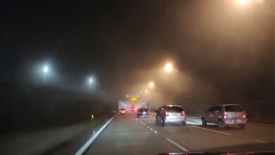 Operação Feriado: Saída para o Litoral Sul registra fluxo tranquilo, mas exige atenção com neblina na serra