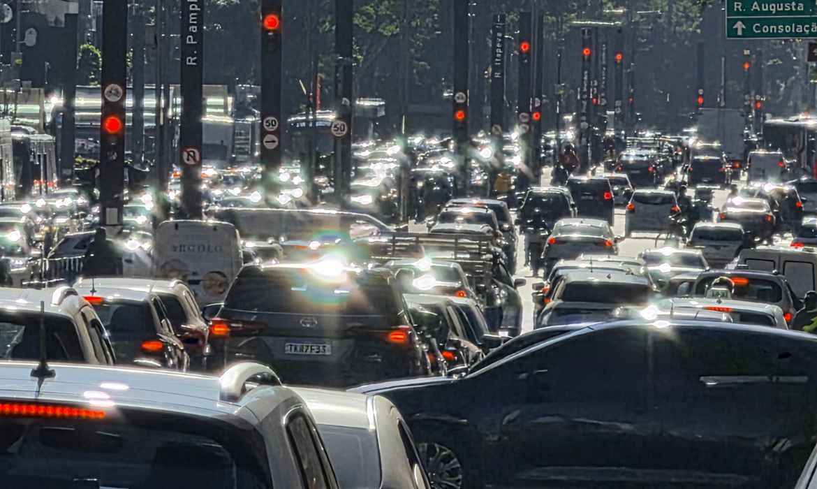 Veranico deve manter tempo seco e baixa umidade em São Paulo até a próxima semana