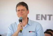 Governador Tarcísio de Freitas durante agenda pública em São Paulo