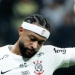 Corinthians encerra contrato de Memphis Depay após desistir de renovação