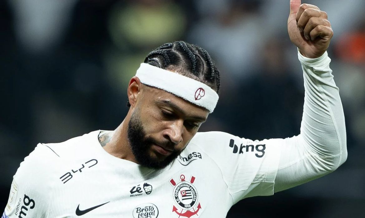 Corinthians encerra contrato de Memphis Depay após desistir de renovação