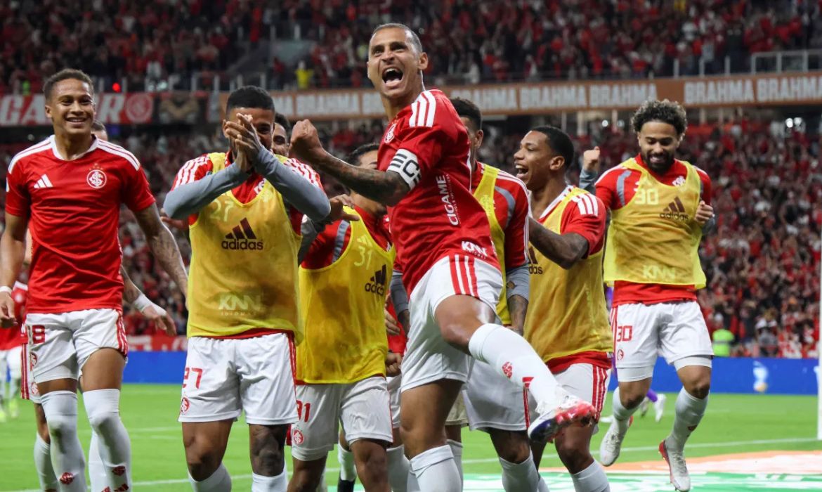 Internacional elimina o Corinthians e avança às quartas de final da Copa do Brasil