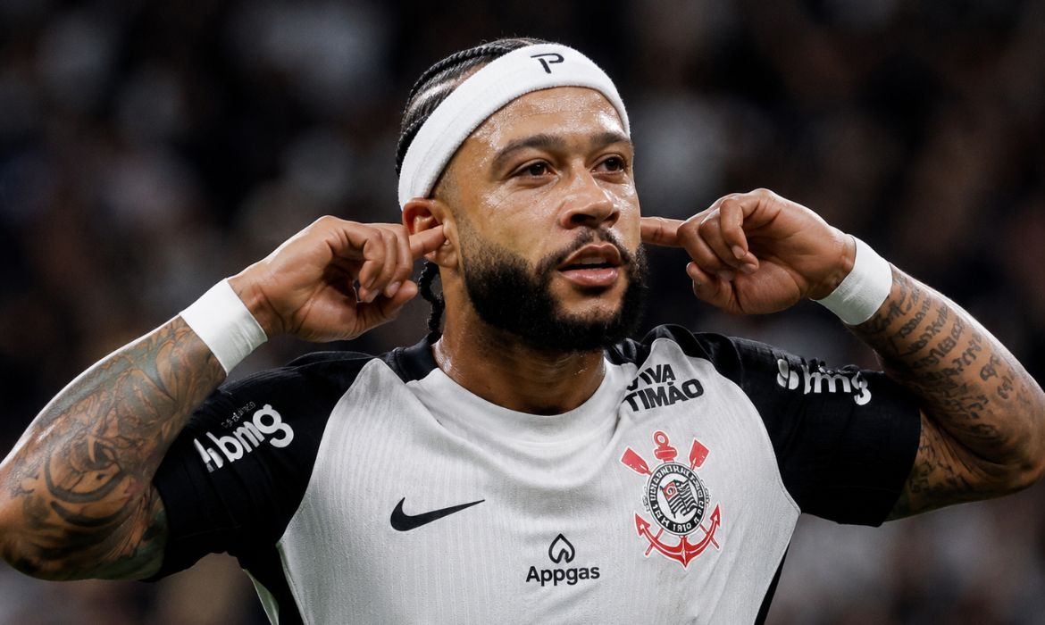 Memphis Depay recebe aval do Cori para renovar com Corinthians