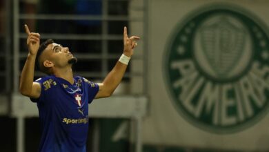 Palmeiras vence Santos por 3 a 0 e abre larga vantagem na Copa do Brasil