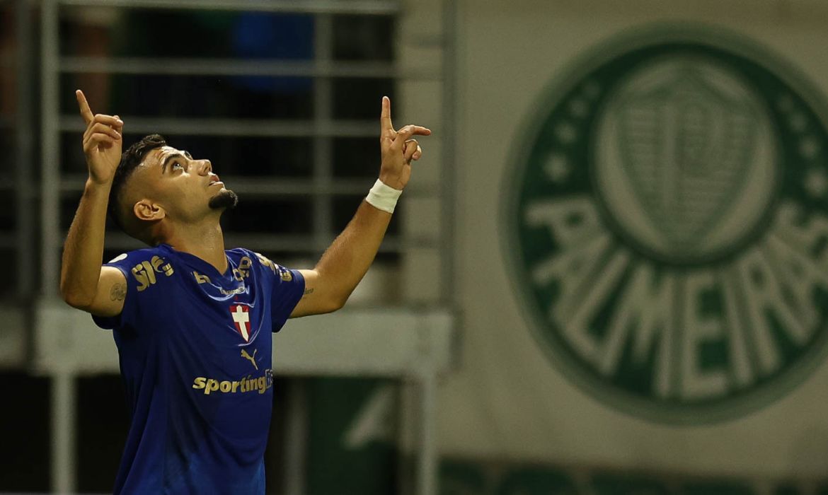 Palmeiras vence Santos por 3 a 0 e abre larga vantagem na Copa do Brasil