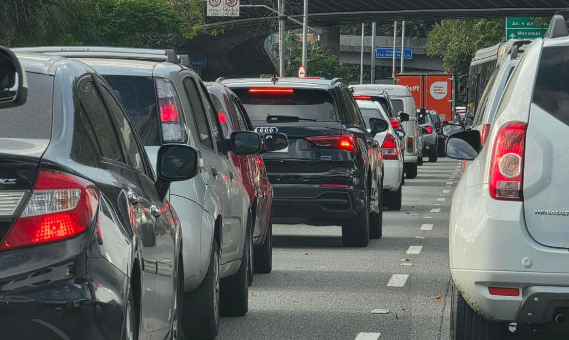 Rodízio em SP nesta segunda (10) restringe placas finais 1 e 2
