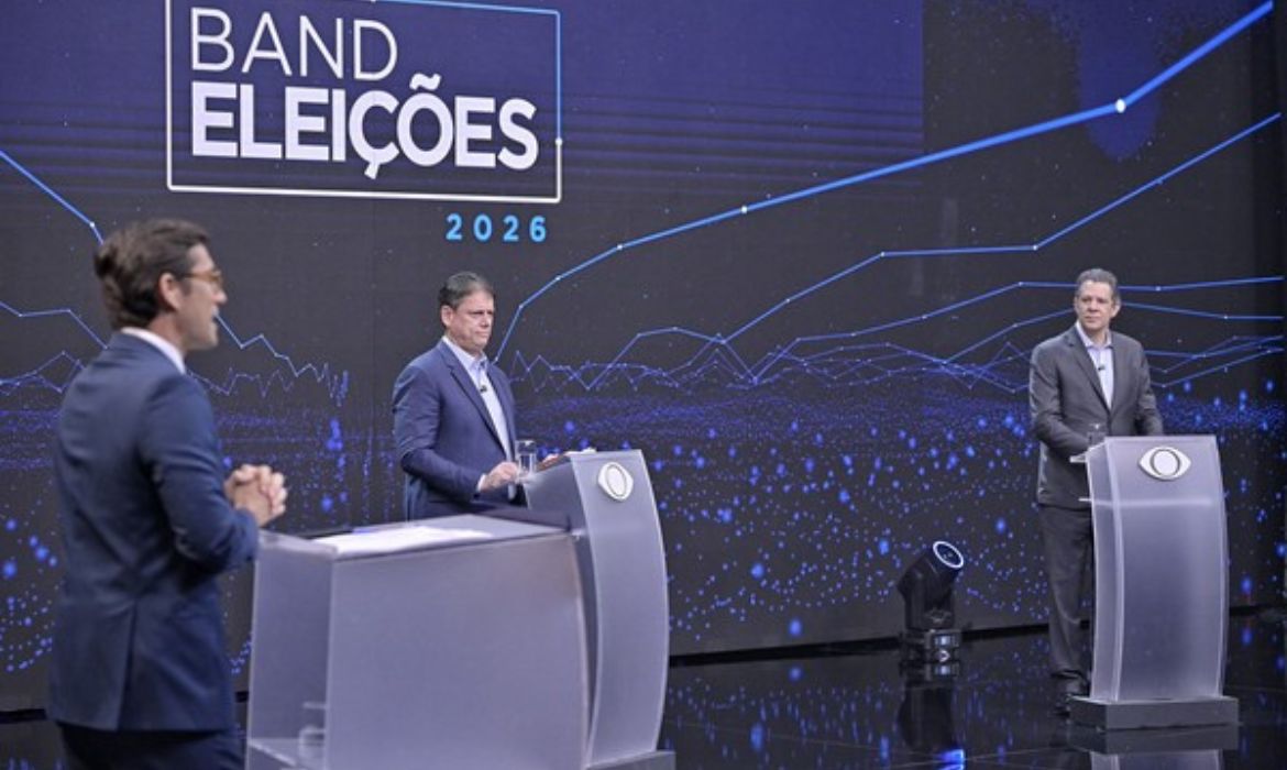 Tarcísio e Haddad trocam críticas em primeiro debate na Band