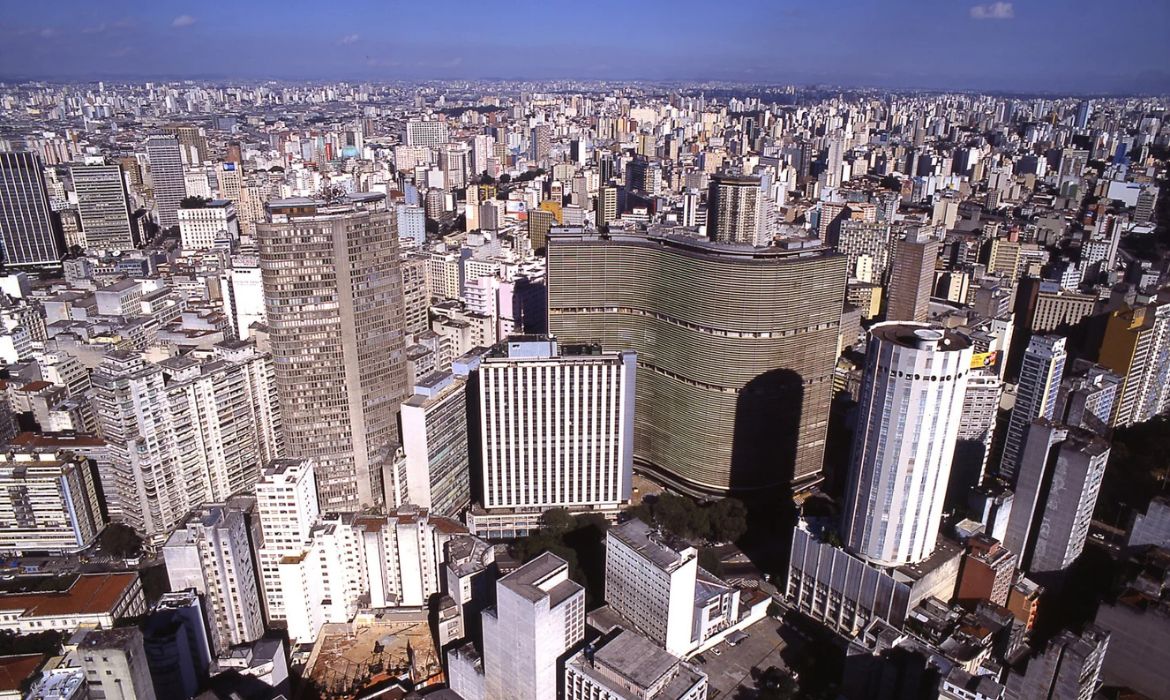Tempo seco ganha força e umidade pode atingir nível de emergência em SP