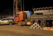 Caminhão com placas do Paraguai é flagrado com 246 kg de cocaína no interior de SP