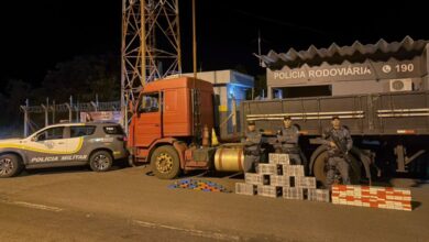 Caminhão com placas do Paraguai é flagrado com 246 kg de cocaína no interior de SP