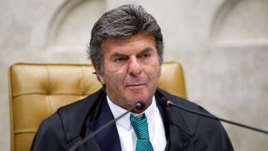 Fux suspende decisão de Dino e restabelece retirada de posts sobre Flávio e Nossa Senhora Aparecida