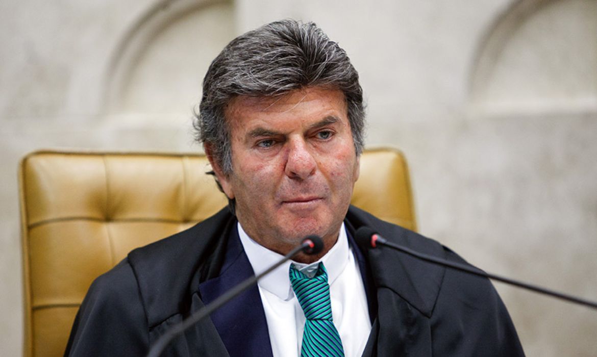 Fux suspende deciso de Dino e restabelece retirada de posts sobre Flvio e Nossa Senhora Aparecida