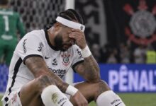 Memphis perde pênalti no fim, e Corinthians é eliminado da Libertadores