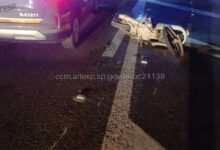 Motociclista morre após cair na SP-55 e ser atropelado por veículo em Praia Grande