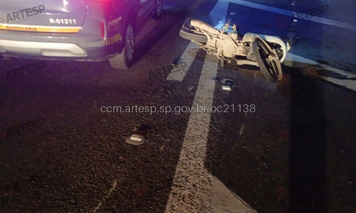 Motociclista morre após cair na SP-55 e ser atropelado por veículo em Praia Grande