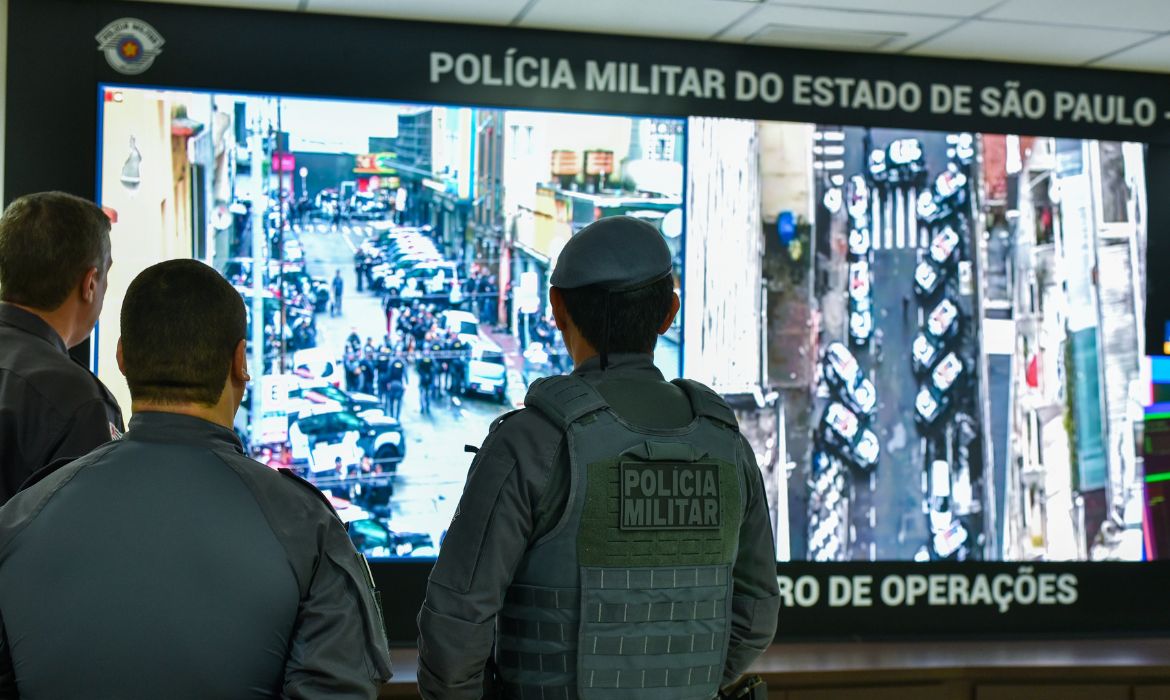 Operação Frankmobile mobiliza 1,7 mil agentes e mira rede de celulares roubados em SP