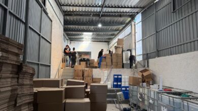 Polícia Civil fecha fábrica clandestina de cosméticos e prende 13 pessoas na Grande SP