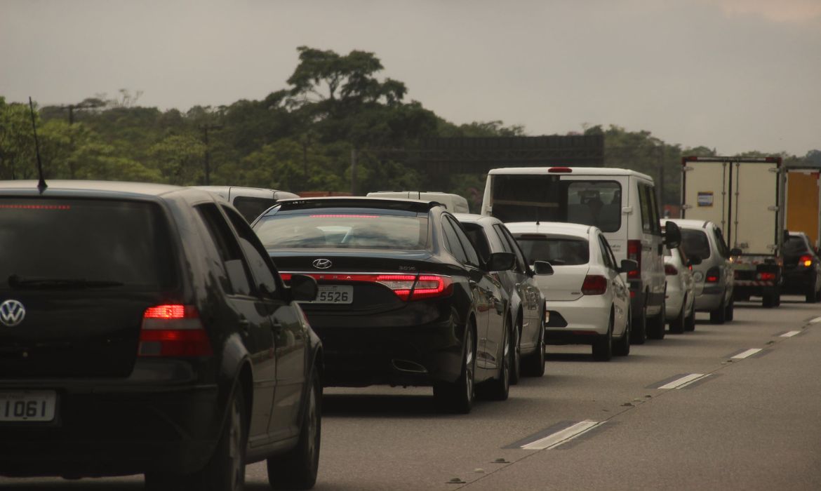 Volta do feriado deve ter trânsito intenso na Anchieta-Imigrantes; veja quando viajar