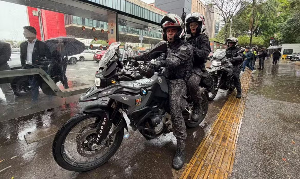 PM lana novo batalho com 250 policiais e 150 motos em So Paulo