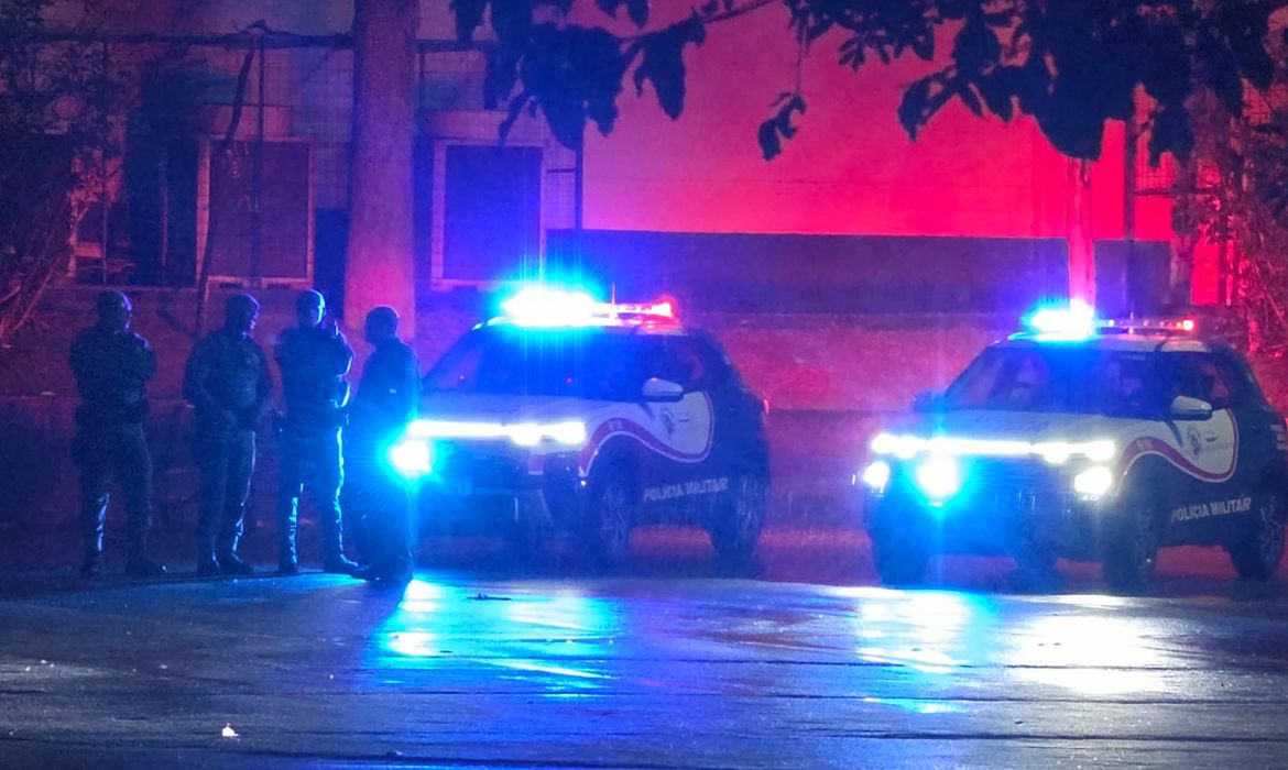 Homem é morto a tiros em estacionamento de supermercado na Zona Sul de SP