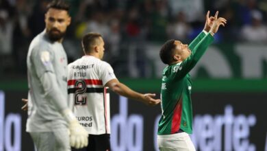 Palmeiras vence São Paulo por 2 a 0 e assume liderança do Brasileirão
