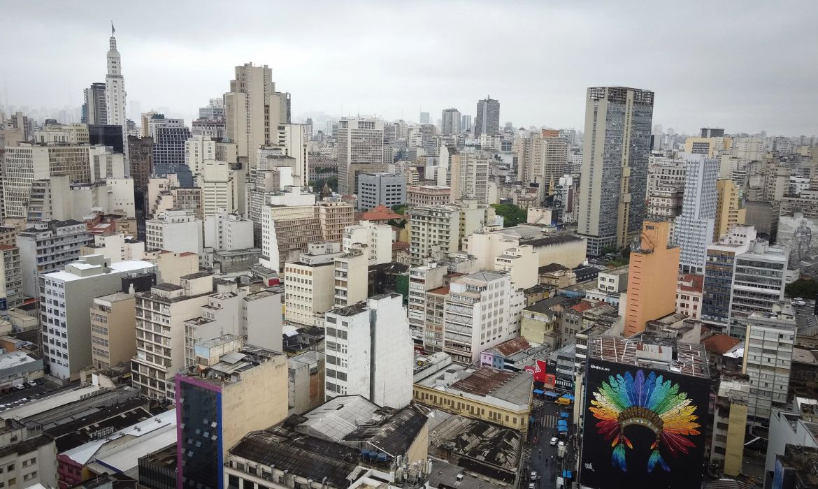 Chuva forte coloca So Paulo em alerta nesta quinta-feira