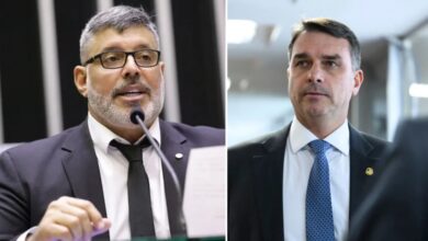 Alexandre Frota pede apreensão do passaporte de Flávio Bolsonaro ao STF