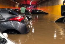 Chuva alaga túnel do Anhangabaú e deixa carros submersos em São Paulo